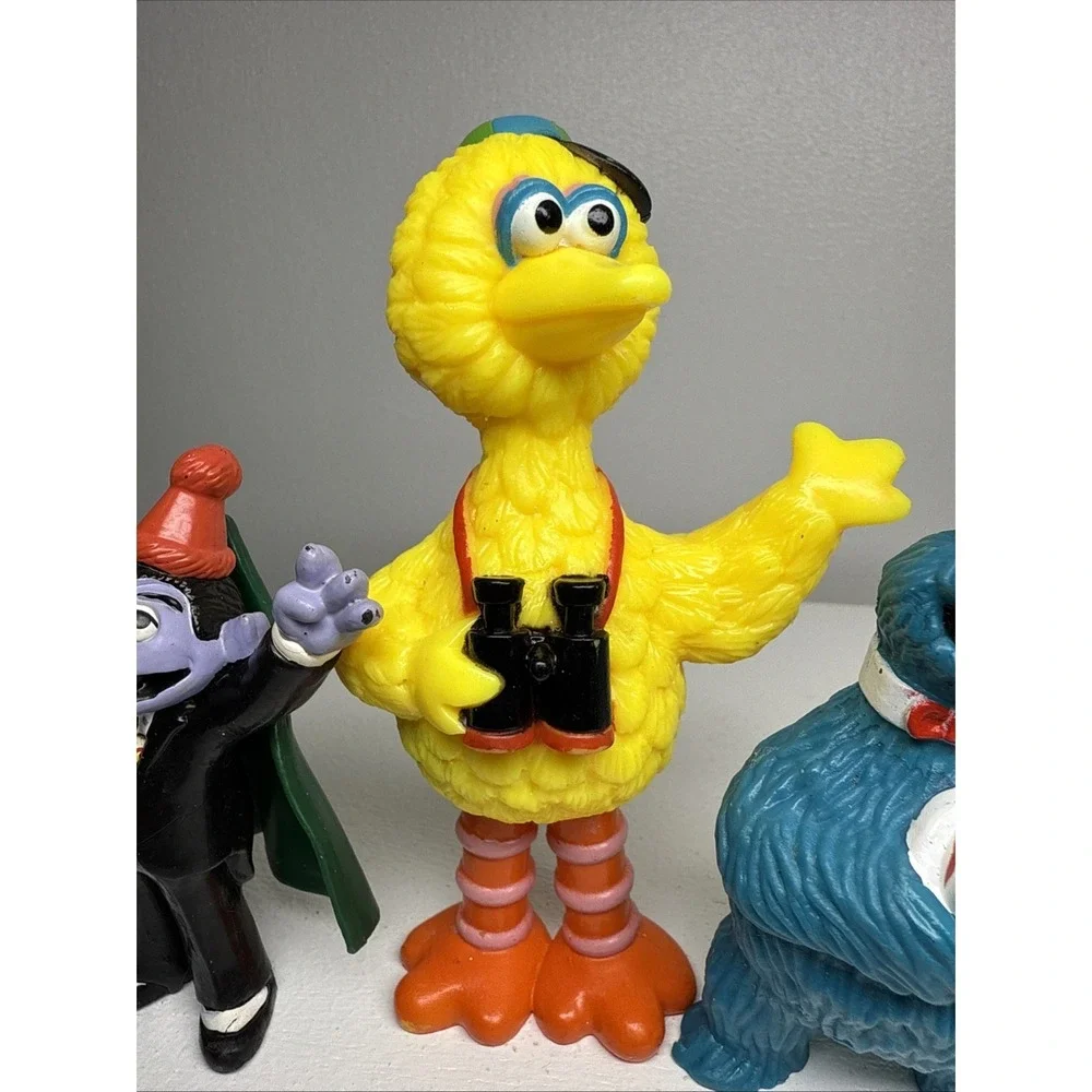VINTAGE  JHP‎ PVC SESAME STREET BIG BIRD WITH BINOCULARS Plus Others!! Lot Of 4